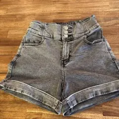 グレー ハーフパンツ 3ボタン