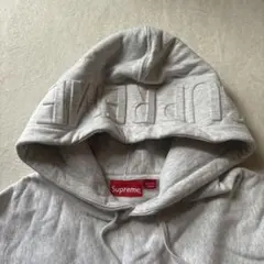 美品3回未満着用　肉厚パーカー　シュプリーム　エンボス　ロゴ　フーディー