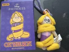 52TOYS シンデレラ ぬいぐるみキーホルダー On The Run - メルカリ