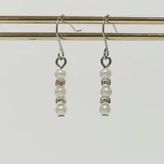 パール調ビーズのピアス