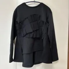 フリルカットトップス