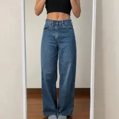 UNIQLOワイドストレートジーンズのサムネイル