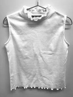 kutir フリル付きハイネック ノースリーブ ホワイト