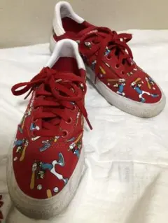 adidas Disney スニーカー