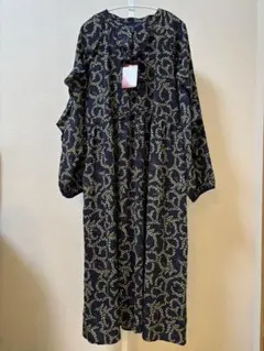 【kasugai1966様専用】【新品】＆LOVE 長袖フリルデザインワンピースのサムネイル