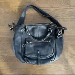 レザーショルダーバッグのサムネイル