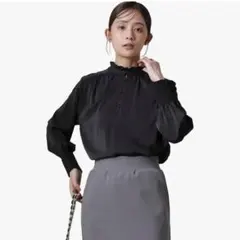 ナノユニバース｜スタンドフリルカラーブラウス｜黒｜F｜フリーサイズ｜長袖