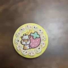 サンリオキャラクターズ 刺繍缶バッジ イチゴ