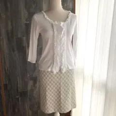 ギャラリービスコンティ 新品未使用 ロイスクレヨン 花柄スカートとカーディガン