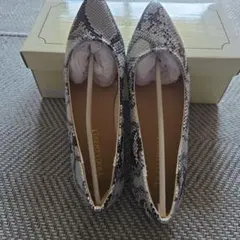 パイソン柄ローヒールパンプスのサムネイル