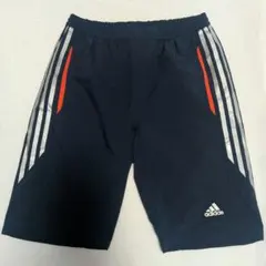 adidas ハーフパンツ　黒　Mサイズ