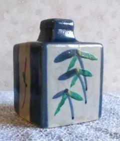 縞模様　角型花瓶　一輪挿し