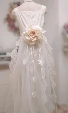 23 高級シルクのバツクコサージュ