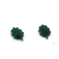 No.1187 小ぶり小さな柊　レジンハンドメイドピアス