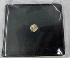菊紋付二つ折り財布 牛革型押し 黒 皇居 国会議事堂 - メルカリ