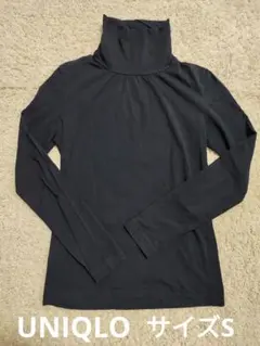 UNIQLO　ブラックタートルネック 長袖トップス　カットソー　サイズS