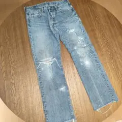 Levi's 501 ヴィンテージ ダメージジーンズ