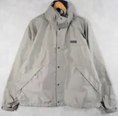 Patagonia マウンテンパーカー ベージュ フード付き - メルカリ