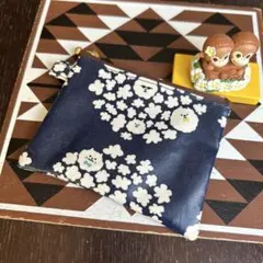 ❸ラミネートマルチポーチ