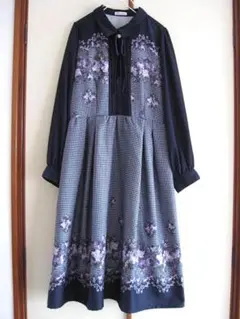 axes femme 花柄 千鳥 リボンブローチ付きワンピース