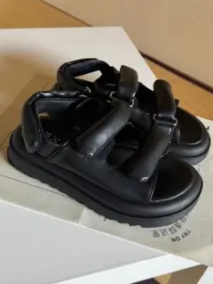 ブラック ベルクロサンダル 厚底