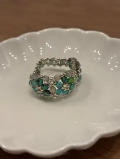 【ビーズリング】グリーンのフラワーリング