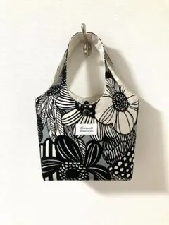 ハンドメイド　トートバッグ　北欧風アートフラワー