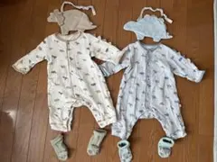双子　恐竜柄ロンパースセット（スタイ・靴下付き）
