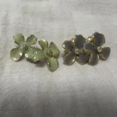花モチーフ クリップ式イヤリング　2点セット