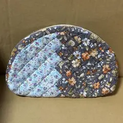 ラウンドポーチ　ハンドメイド パッチワーク　小花柄