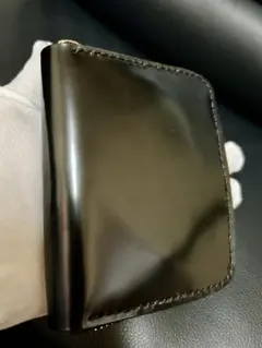 ラウンドファスナーミドルウォレット　コードバンブラック