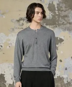 【美品】HYOJI カシミヤ混ヘンリーネック短丈ニット　MUSINSA ウール