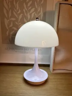 ホワイトドーム型テーブルランプ