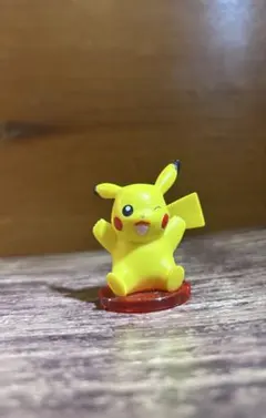 ピカチュウ フィギュア ウィンク