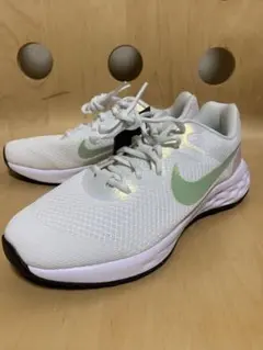 新品❗️Nike レボリューション 6 NN SE GS 23cm送料込み^_^