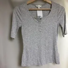 H&M リブ編みヘンリーネック 半袖Tシャツ グレー Sのサムネイル