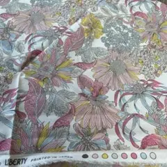 リバティタナローン 花柄生地 約50cm×53cm