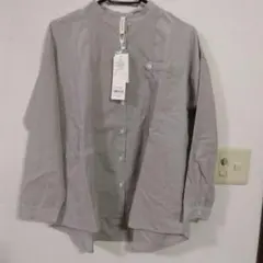 グレー 長袖 ボタン付き シャツ