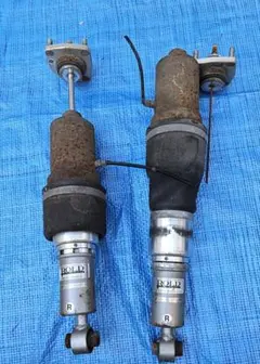 アウディ8S TT TTS A3 S3 8V リアマグネティックライド　純正品 アウディ8S TT TTS A3 S3 8V リアマグネティックライド 純正品 - メルカリ