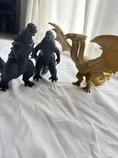 ゴジラとキングギドラ フィギュア 3体セット