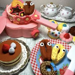 フェルトのおままごと☆ドーナツ♡パンケーキ/フェイクスイーツ♡ハンドメイド手作りのサムネイル