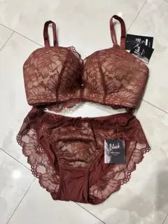 tutuanna ⭐️新品未使用⭐️ブラジャーショーツＬセット F75のサムネイル
