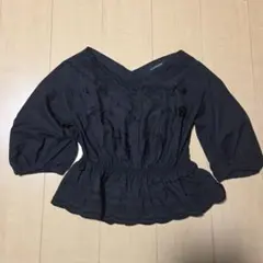 【alicia PAGEBOY】刺繍入り 黒 Vネックバルーン 五分袖シャツ