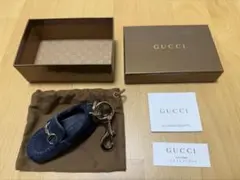 GUCCI ビーチサンダル型ラバーキーホルダー - メルカリ