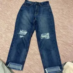 ダメージジーンズ