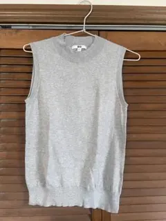 UNIQLO グレー ノースリーブ　M