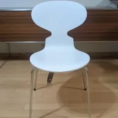 【美品】Fritz Hansen フリッツハンセン アントチェアホワイトのサムネイル
