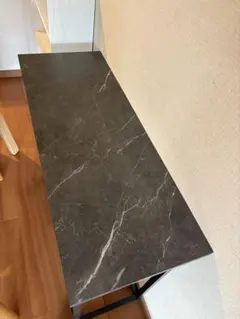 黒色大理石風カウンターテーブル