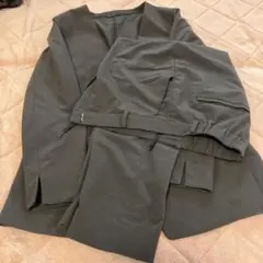 グレー　パンツスーツ 青山　AOYAMA ZEROプレッシャー　パジャマスーツ