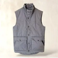 リーバイス　ダウンベスト　M　グレー　シンプル　カジュアル　アウター　フルボタン